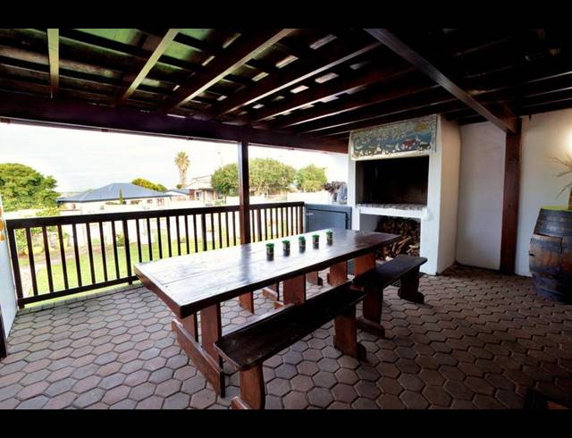 5 BEDROOM HOUSE FOR SALE IN STILBAAI-WES